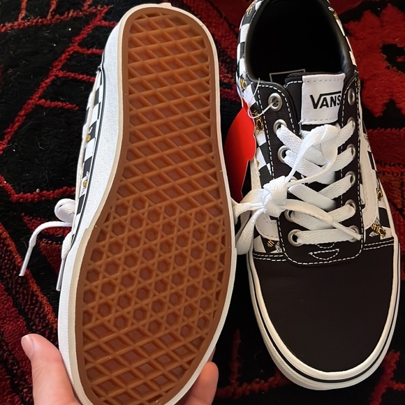 NWT Vans Old Skool Unisex Black Checkered Vans with Bees - Picture 6 of 7